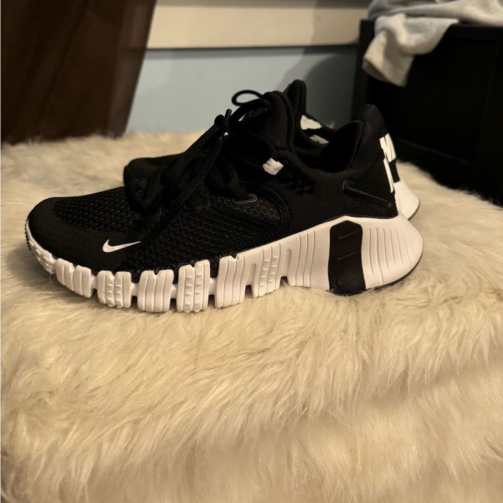 Women’s Nike free metcon 4